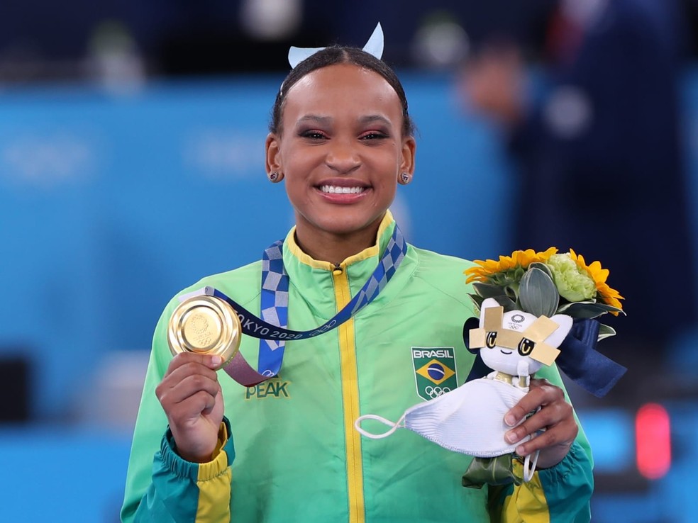 Quem foi que ganhou a primeira medalha olímpica de ouro na ginástica brasileira?