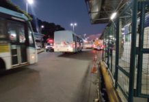 Mulher morre prensada entre ônibus e grades do Terminal do Siqueira, em Fortaleza