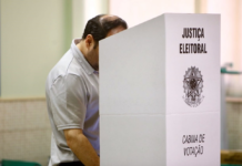 TSE proíbe eleitor de levar celular para cabine de votação