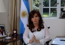 Brasileiro é detido após tentar assassinar Cristina Kirchner na Argentina; confira o vídeo