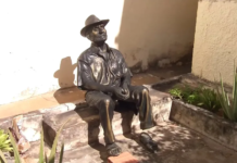 Estátua do Seu Lunga é danificada em Juazeiro do Norte; vandalismo é investigado