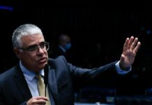 Eduardo Girão critica PT e reforça apoio a Jair Bolsonaro no 2º turno: ‘vou estar do outro lado’