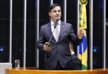 CW assina abertura de CPI que apura excessos praticados por ministros do STF e TSE