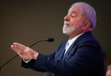 Bolsa despenca e dólar dispara após Lula anunciar medidas