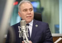 Ministro da Saúde pede que pais vacinem filhos contra a poliomielite