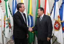 Mourão nega que vá passar a faixa a Lula: ‘Não sou o presidente’