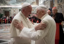 Bento XVI será enterrado em 5 de janeiro e funeral será presidido por papa Francisco