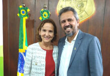 Elmano recebe relatório da equipe de Transição no Ceará