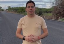 Deputado Júnior Mano visita obra de pavimentação asfáltica que liga a sede ao distrito de Nova Betânia