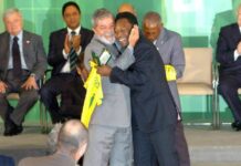 Lula vai ao velório de Pelé na Vila Belmiro na manhã desta terça (3)