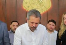 Elmano sanciona a lei que torna Viçosa do Ceará a capital da cachaça: “Gera empregos para milhares”