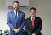 Prefeito Marcelo Mota prestigia posse do deputado estadual Jeová Mota
