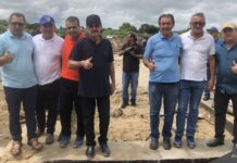 Prefeito Marcelo Machado visita obra de construção da Passagem Molhada na região do Distrito de Irapuá