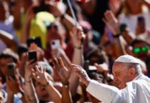 Papa se recupera normalmente após cirurgia, diz Vaticano