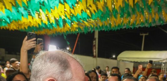 Ciro Gomes agradece recepção de Roberto Pessoa e recorda momentos da política cearense