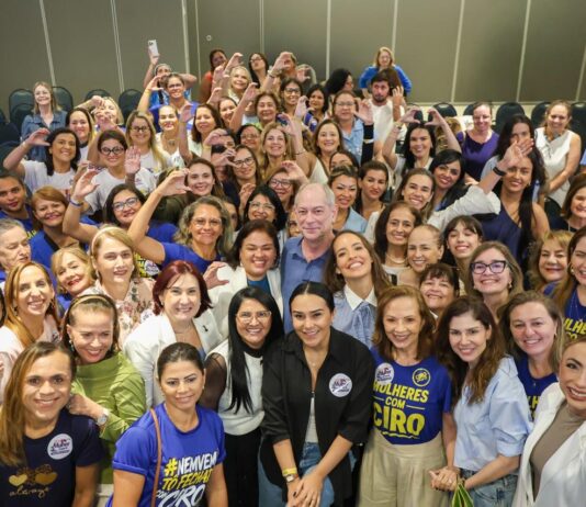 Ciro destaca protagonismo das mulheres em suas gestões e apresenta propostas para segurança pública no Ceará