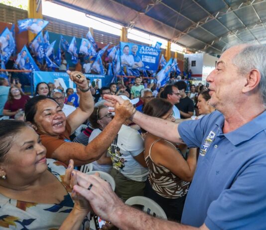 Ciro reúne lideranças comunitárias e garante espaço para movimentos sociais em seu Governo