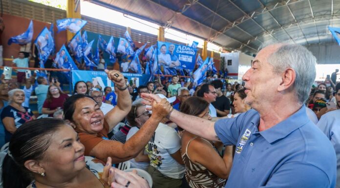 Ciro reúne lideranças comunitárias e garante espaço para movimentos sociais em seu Governo