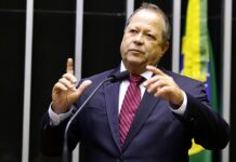 Chiquinho Brazão é alvo de operação da PF contra esquema de desvio de emendas