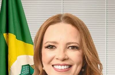 TRE-CE determina remoção de vídeos e questiona uso de ambulâncias em promoção política de Janaína Farias
